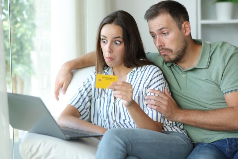 Subscription Costs Are Quietly Draining Bank Accounts and People Admit “I Didn’t Realize How Much I Was Paying”