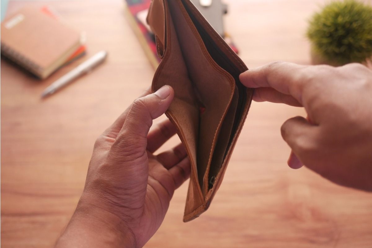 Why More Americans Are Draining Their Savings Faster Than They Can Rebuild Them