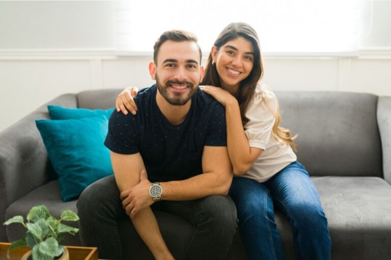 A Couple Chose Not to Upgrade Their Lifestyle and Says “We Didn’t Want to Chase a Bigger Paycheck Forever”