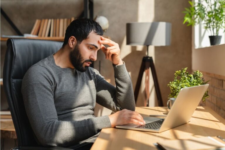 A Freelancer Walked Away From Unstable Gig Work and Says “The Freedom Wasn’t Worth the Constant Uncertainty”