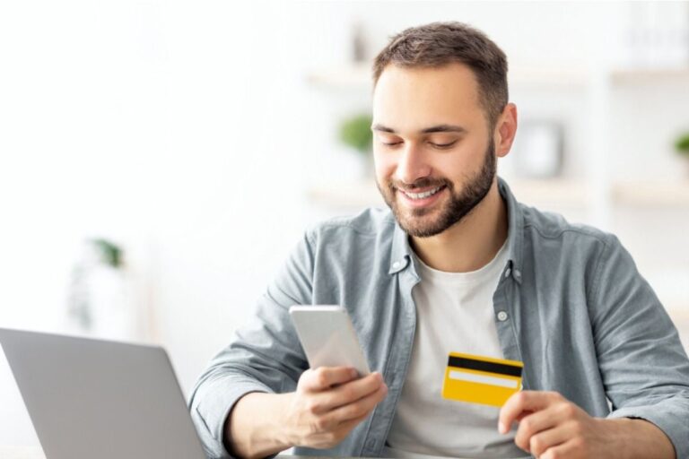 One Man Tried Living Without Online Shopping for 30 Days and Admits “The Urge Was Harder Than I Expected”